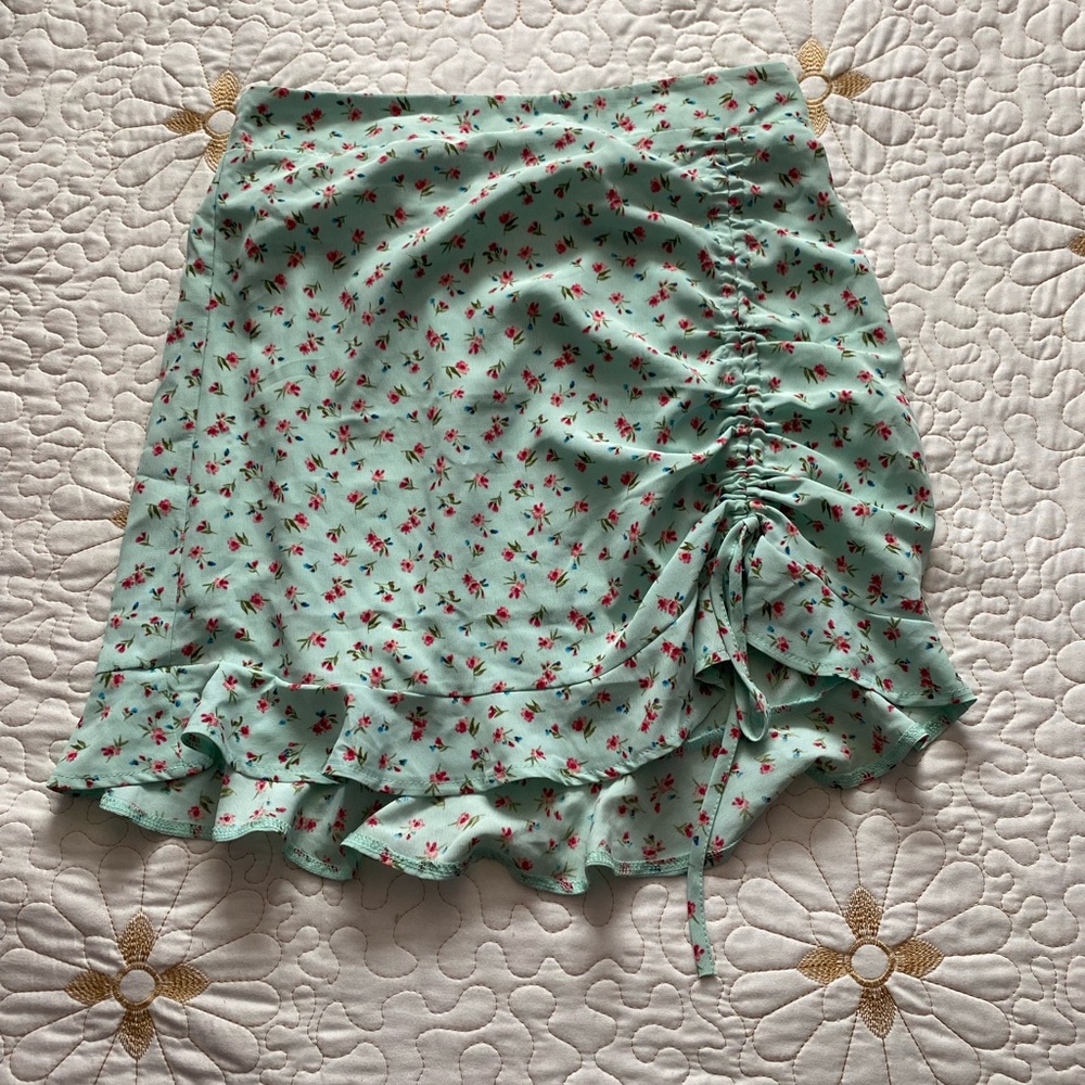 Teal floral set.
